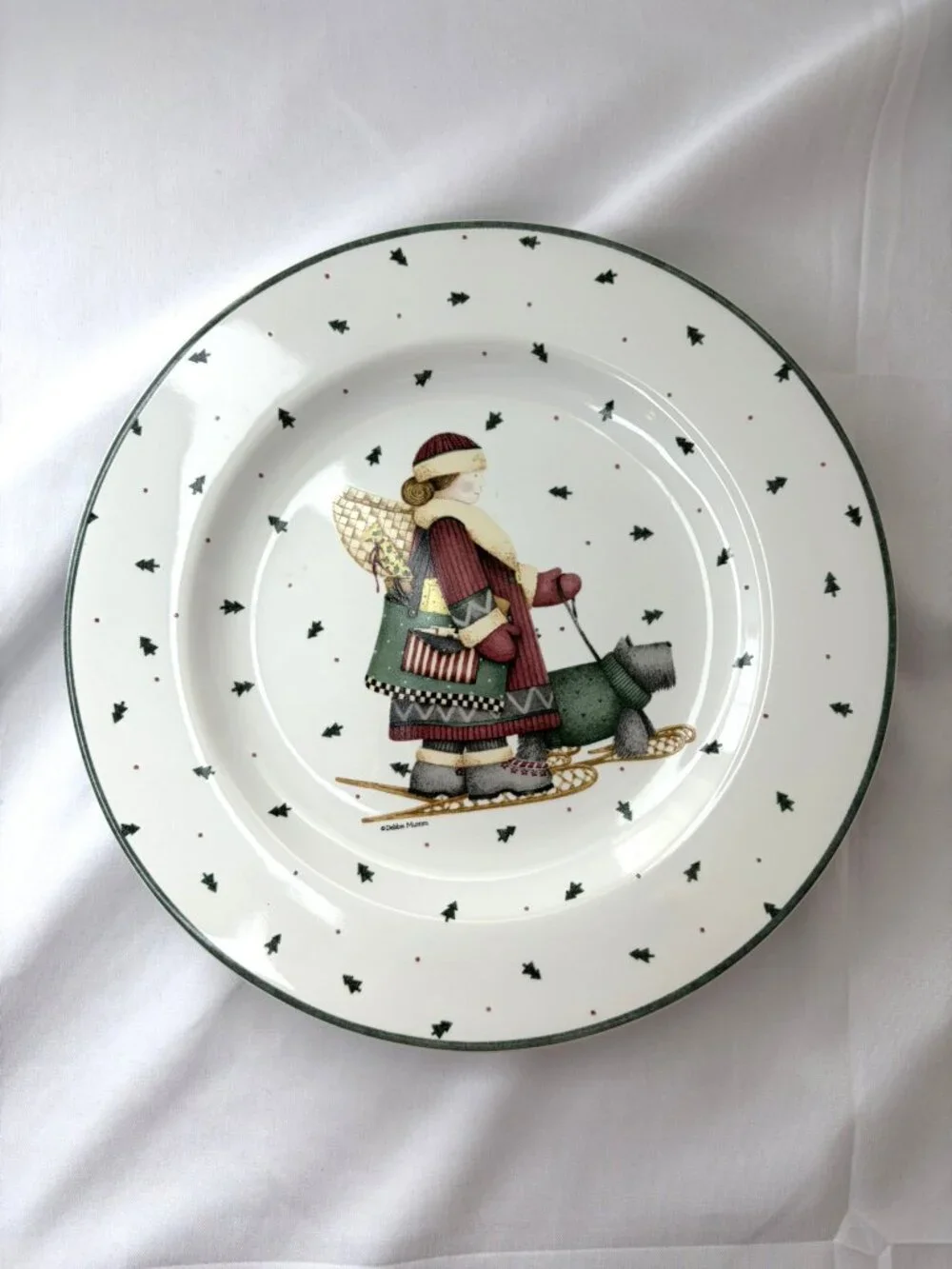 Vintage Debbie Mumm Sledding Characters Christmas Plate Sakura 8.25